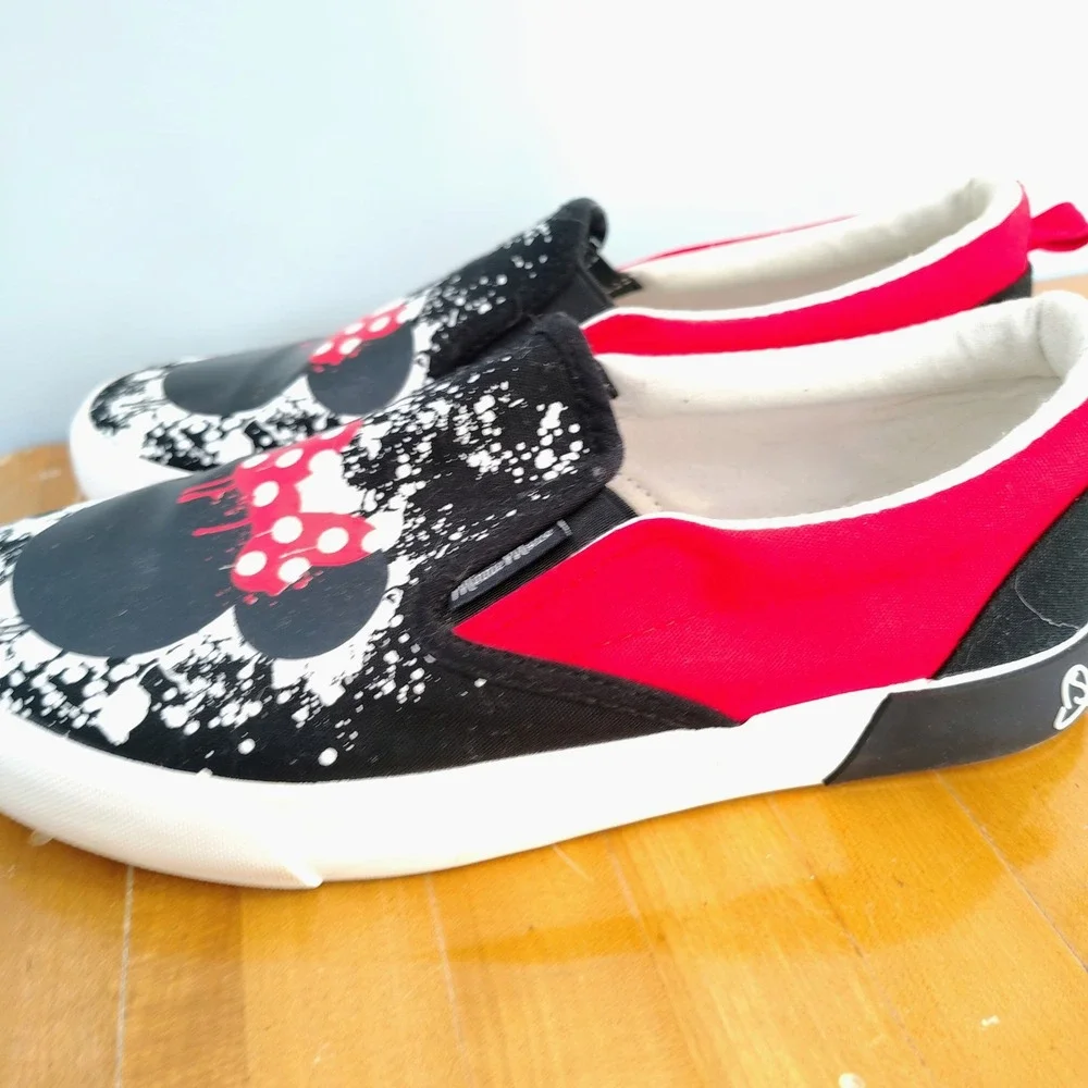 Disney Minnie Mouse Ground Up Slip On Sneakers Red Black Splatter classic fun‎